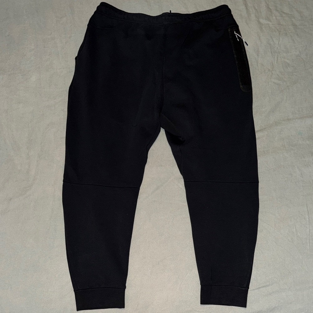 Mens Nike Tech Fleece Tracksuit (Black/Black) - Picture 11 of 13